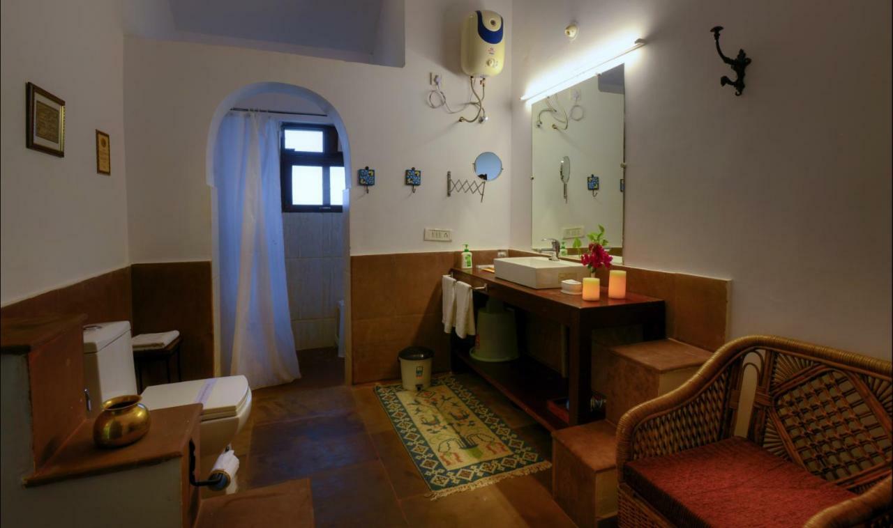 Courtyard House Hotel กานฮา ภายนอก รูปภาพ
