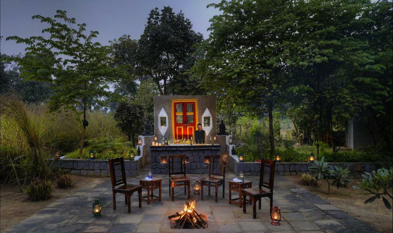 Courtyard House Hotel กานฮา ภายนอก รูปภาพ